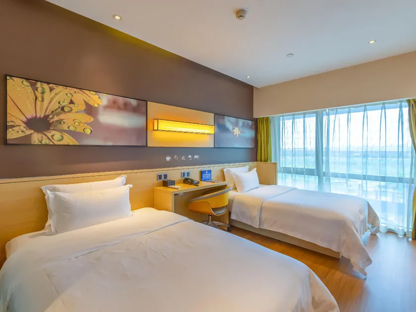IU Hotel Tianjin Airport Economic Area - Image 1