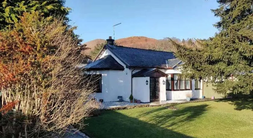 Broomfield Cottage South Luss - Image 1
