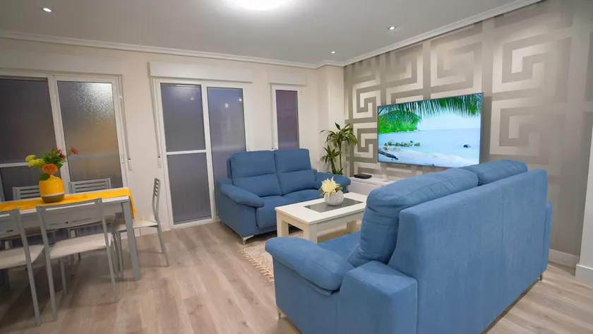 Stylish & Spacious Family Apartment Near Beach & Vibrant Historic Market - Image 1