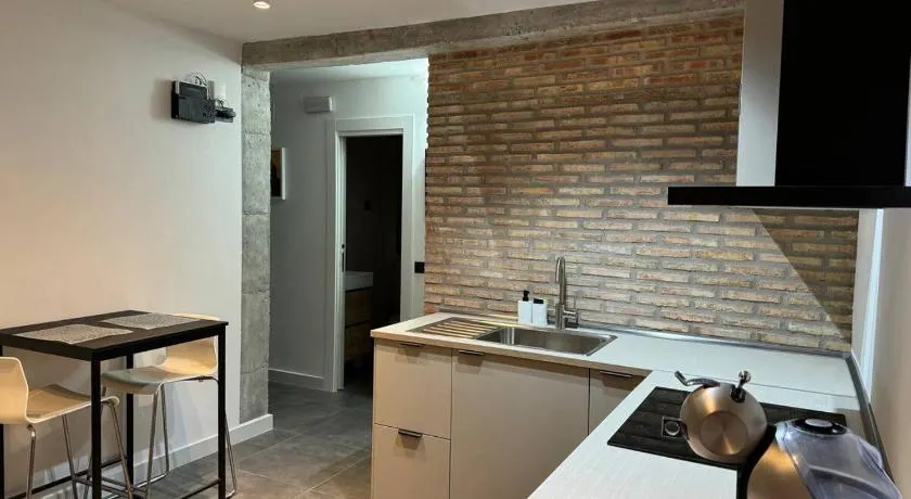 Cozy private room with shower #1 - Image 1