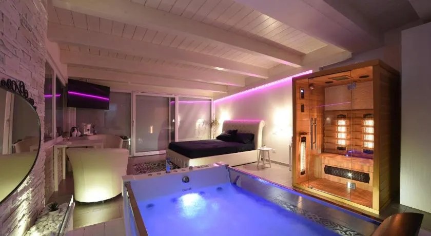 Italians b&b luxury suite - Image 1