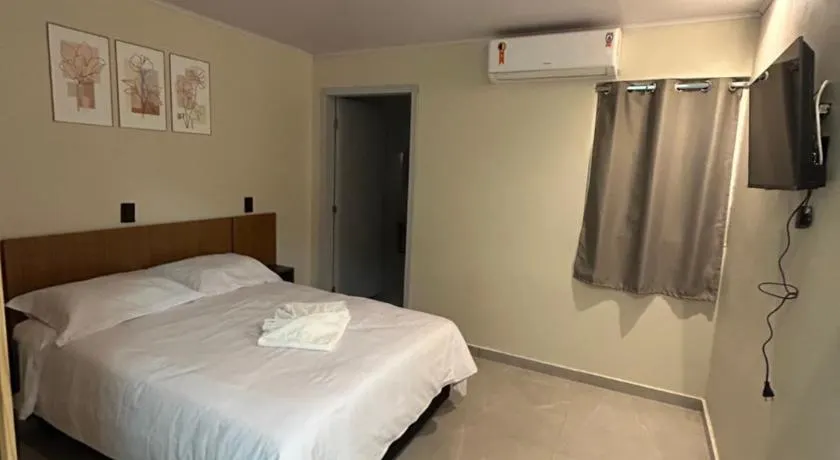 Castilhos Hotel - Image 1