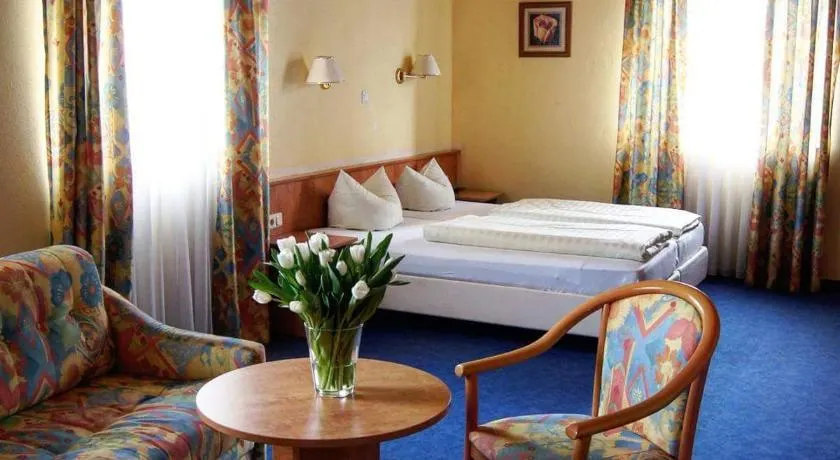 Hotel-Cafe Rathaus - Image 1