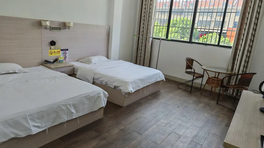 Vienna Comfort Hotel - Image 1