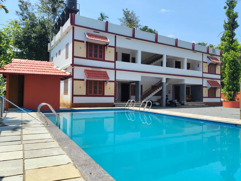 Empire Life Pool Villa - Image 1