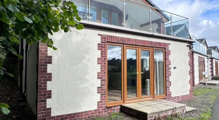 Tranquil North Devon Lodge - 2BR, Countryside Views & Pool, High Bickington close to Umberleigh, Barnstaple, Bideford & Westward Ho - Image 1