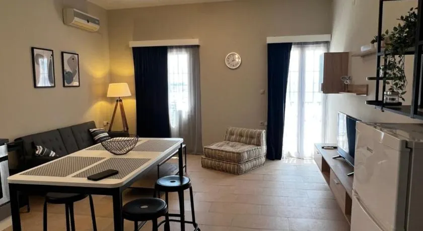 SEASIDE APARTMENTS - Image 1