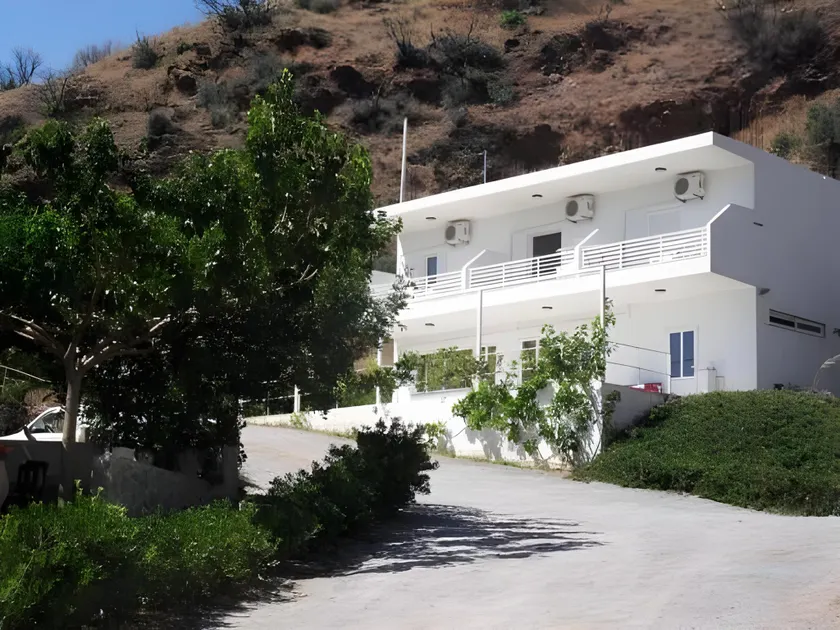 V&C Paradise Apartments - Image 1