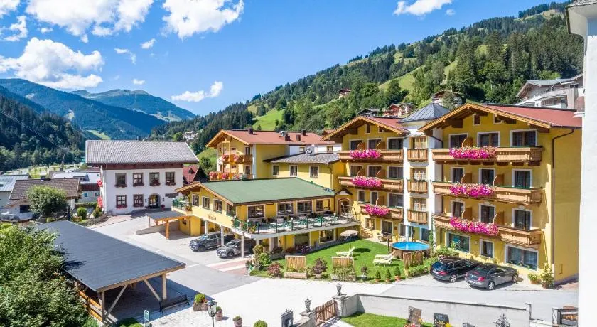 Hotel Oberwirt - nahe an Saalbach und Zell am See, Viehhofen Sommercard - Image 1