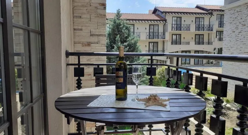 Apartment on the Cliff Obzor - Image 1