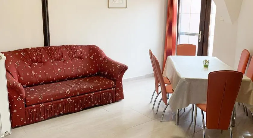 Hunor Jazminvirag Apartman - Image 1