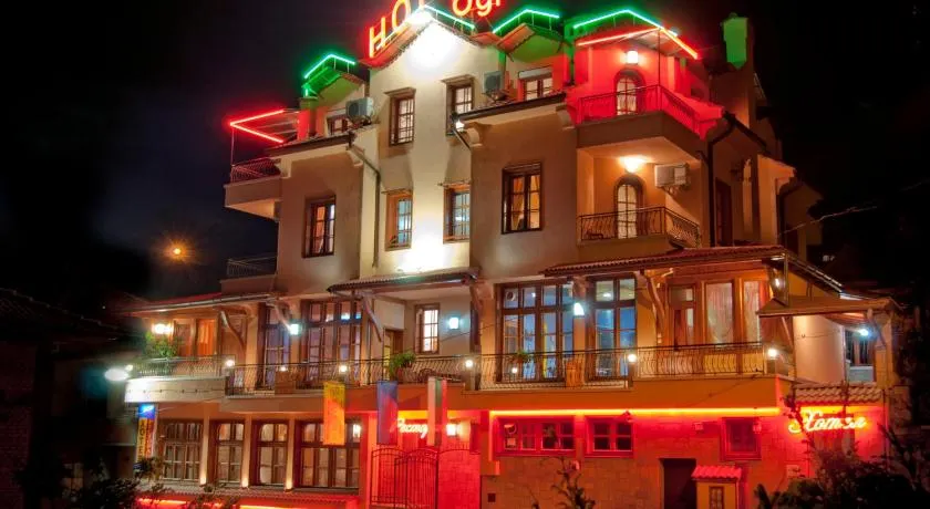 Family Hotel Ogi - Image 1