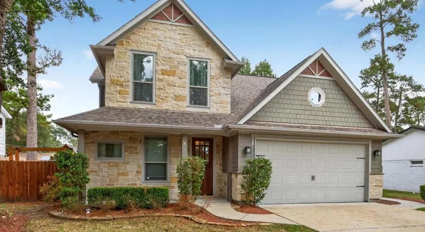 Conroe Family-Friendly 4BR Home with Game Room, Covered Patio & Playset - Image 1