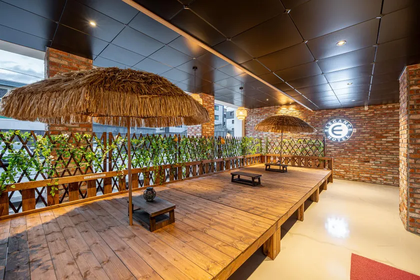 Elegance hotel hwangridan - Image 1