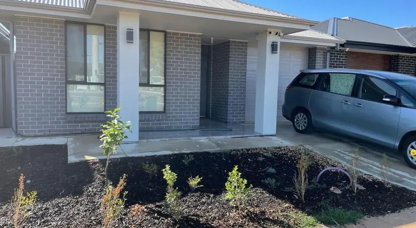 Modern Brand New 4BR Family Home Walkable to Shops - Image 1