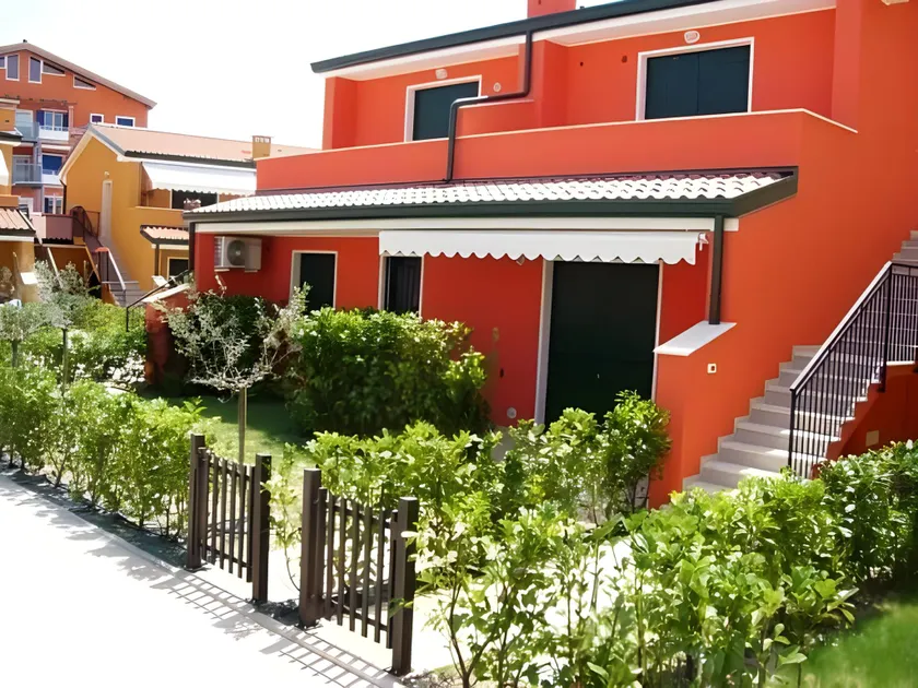 Aqua Marina Aparthotel - Market & Restaurant - Pizzeria - Image 1