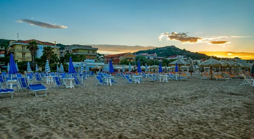 Hotel Miramare - Silvi Marina - Image 1