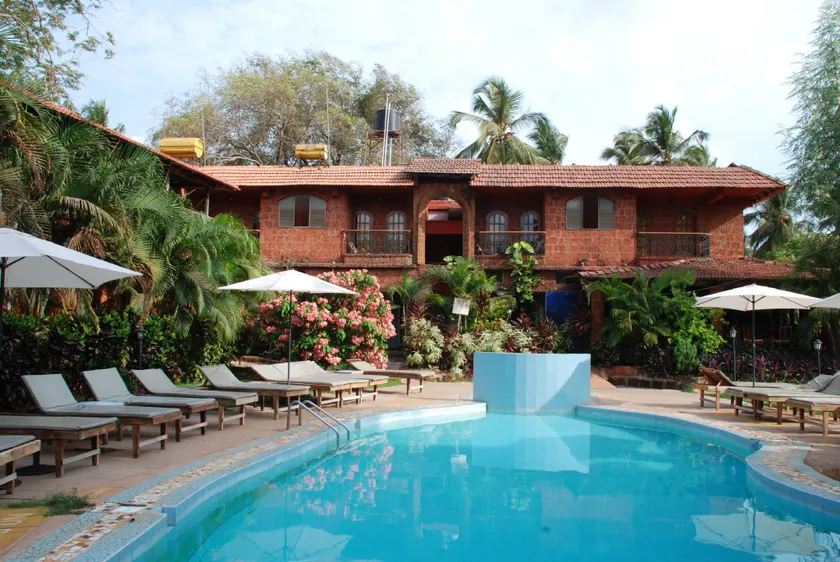 Sea Breeze Candolim Hotel - Image 1