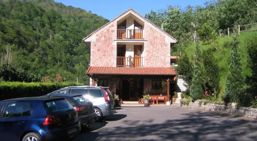 La Salmonera Cangas de Onís - Image 1