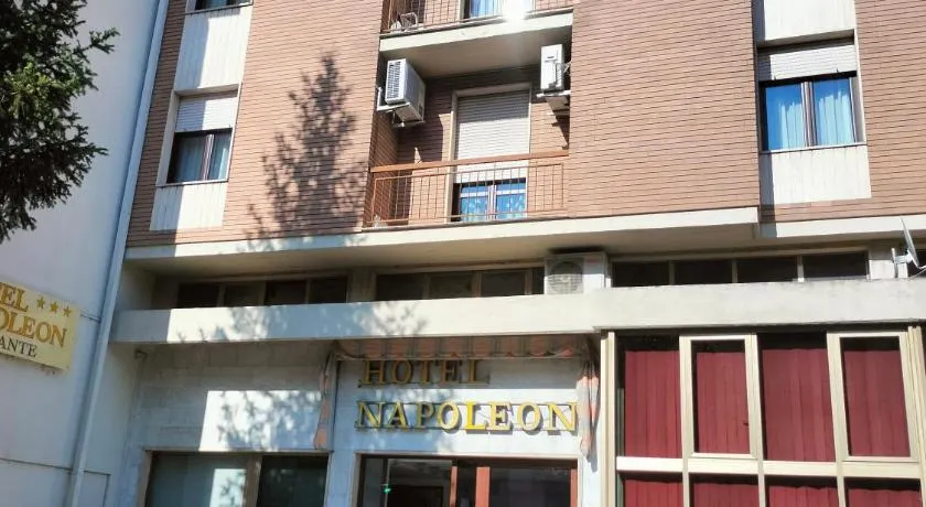 Hotel Napoleon - Image 1