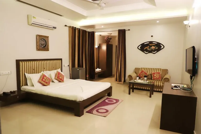 Hotel Atithi - Image 1