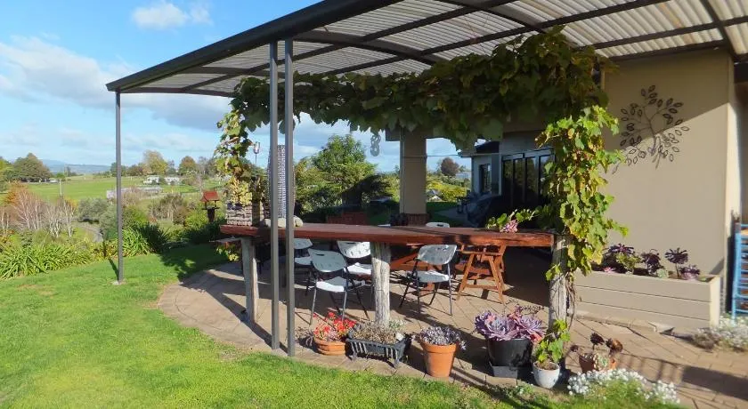 Waitomo Golfstays B&B - Image 1