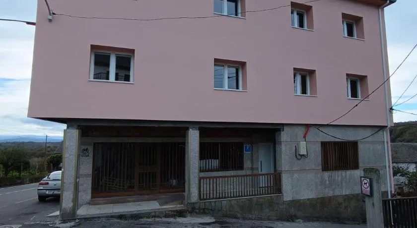 Pensión Palomos - Image 1