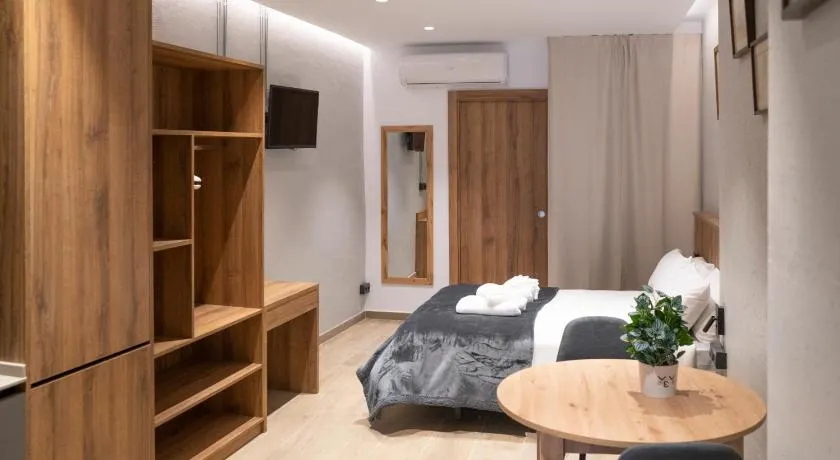 Monturiol Apartaments - Image 1