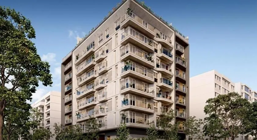 Modern Acacias Spacious 2BR with Balcony, Steps from Larcomar - Image 1