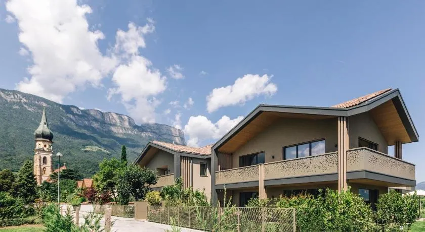 La Rosea - Fine Living Apartments - Image 1