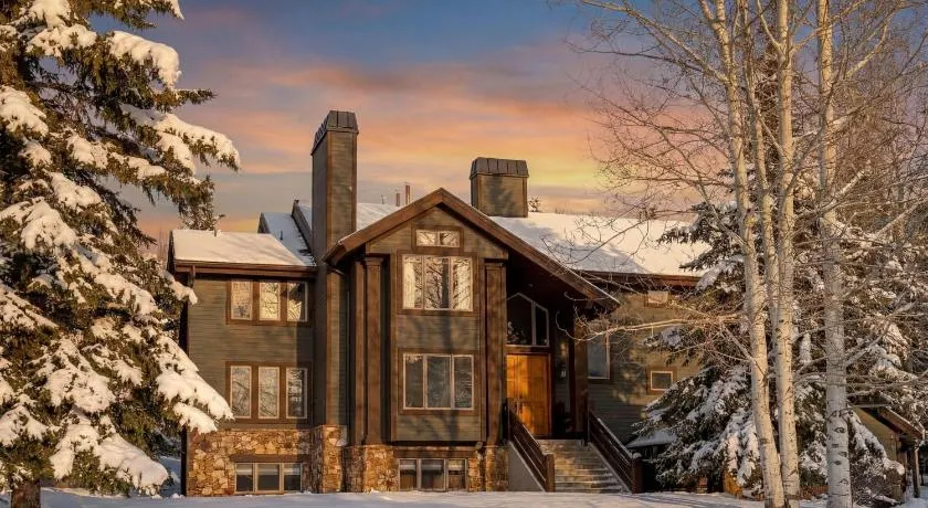3055 Snow Cloud Home - Image 1
