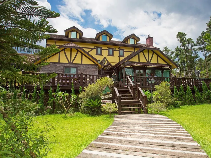 Freiburg Manor B&B - Image 1