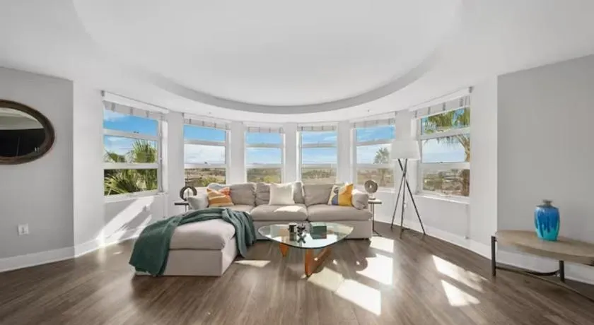 Blue Topaz Retreat - Spacious 3BR Gorgeous City views - Image 1