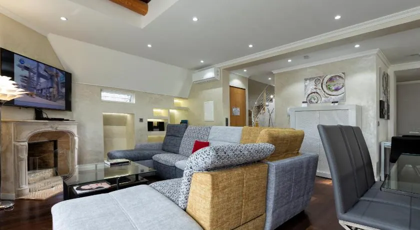 The Queen Luxury Apartments - Villa Vinicia - Image 1