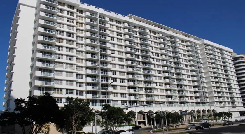 Pavilion Residences on the Beach - Image 1
