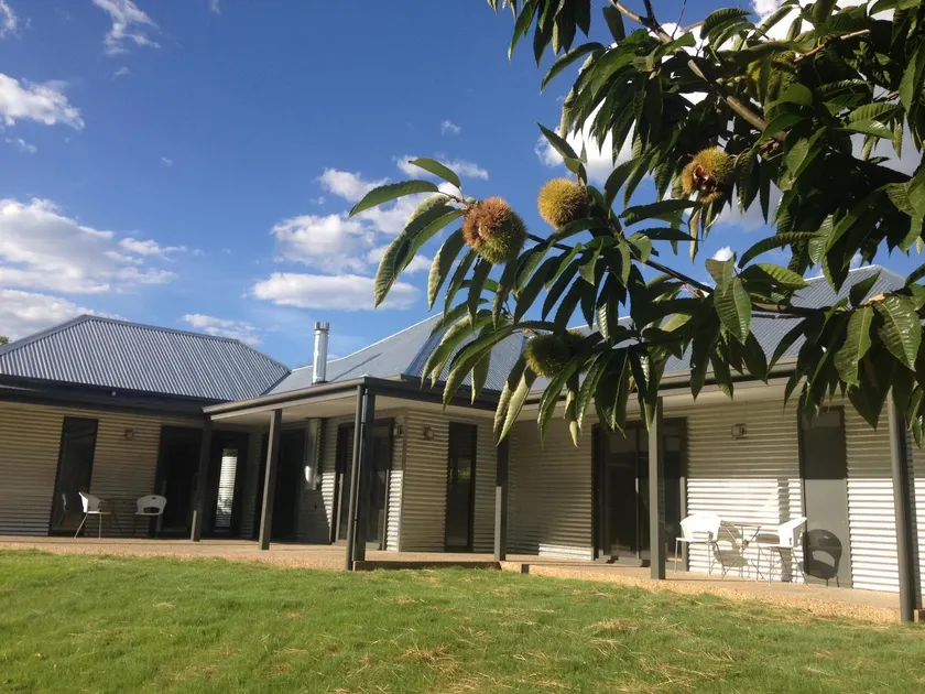 3 Bells Alpine Cottage - Image 1