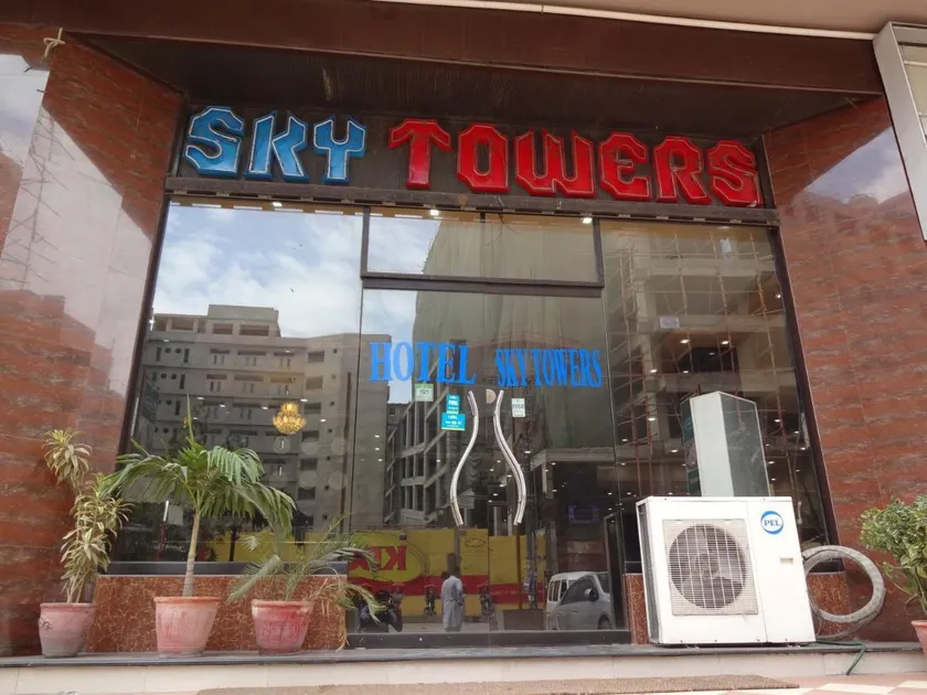 Hotel Sky Towers - Image 1