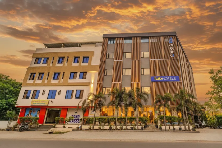 FabHotel Prime Oasis Blue - Near Chetak Bridge - Image 1