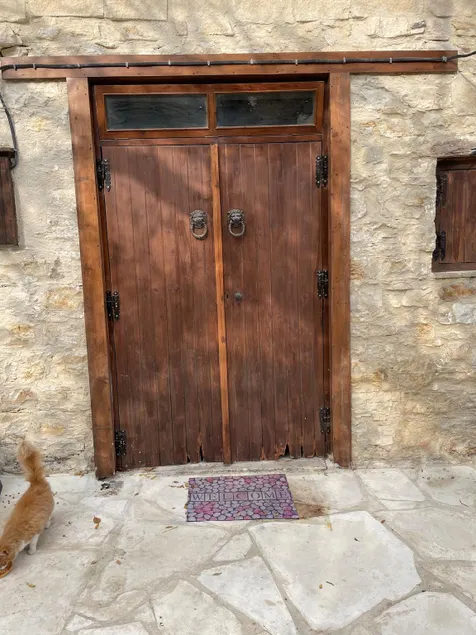 Relaxing old stone house in the village - Image 1