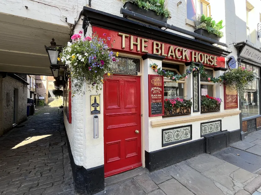 The Black Horse Inn - Image 1