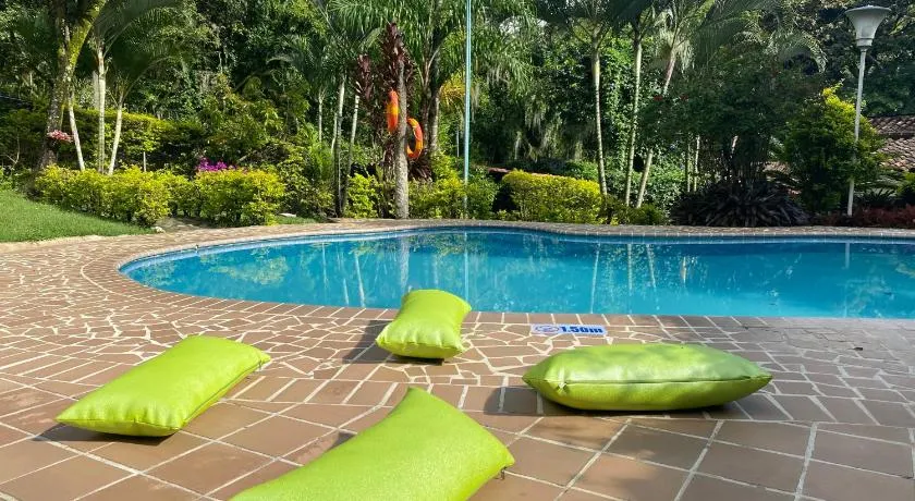 Finca Villa Chalet Del Rio Cali Farm Villa Chalet Cali River - Image 1