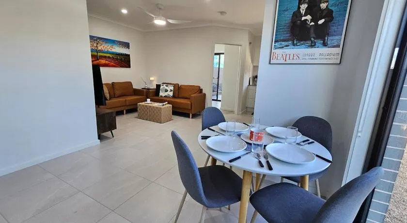 RedFlamesRetreat-Gables-Box Hill-Marayla-Family Friendly-Free Parking & Wifi - Image 1