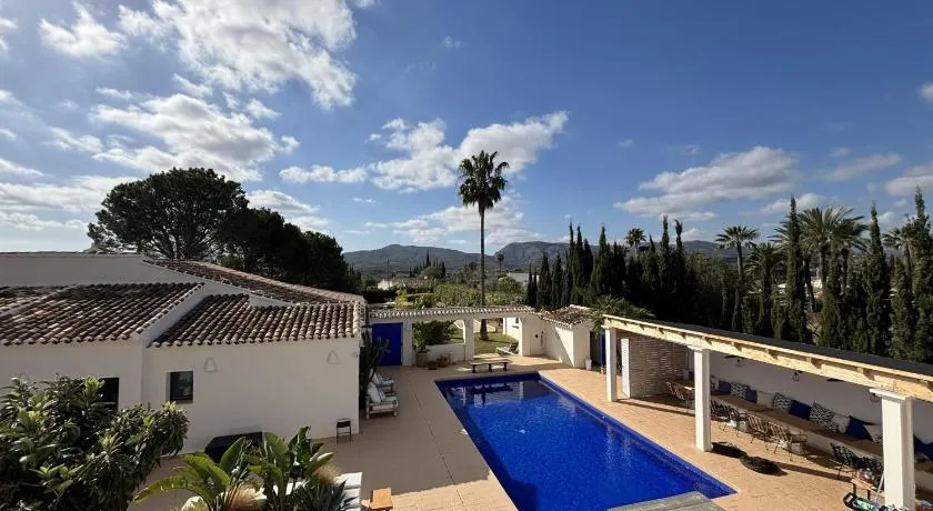 Design Villa with Private Pool - Image 1
