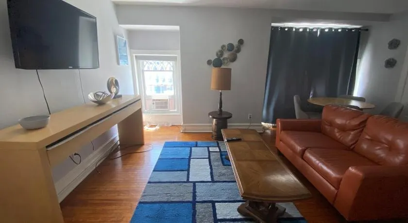Cozy 1 bedroom apartment - Image 1