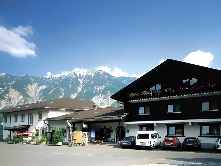 Hotel Alpenhof - Image 1