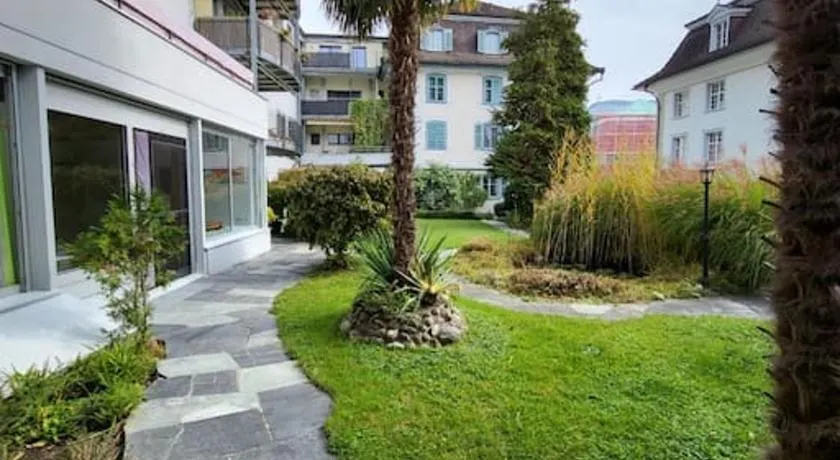 Schöne ruhige Wohnung mit Sicht auf den Innenpark - Image 1