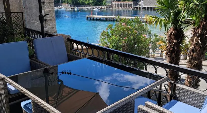 Apartment by the sea - Image 1