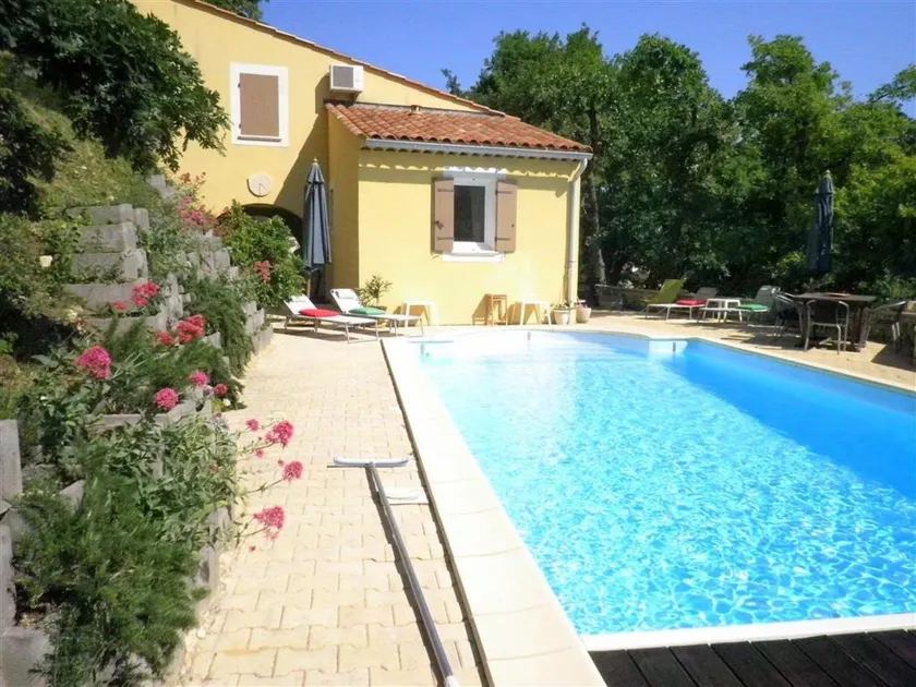 Villa med privat pool og panoramaudsigt - Image 1