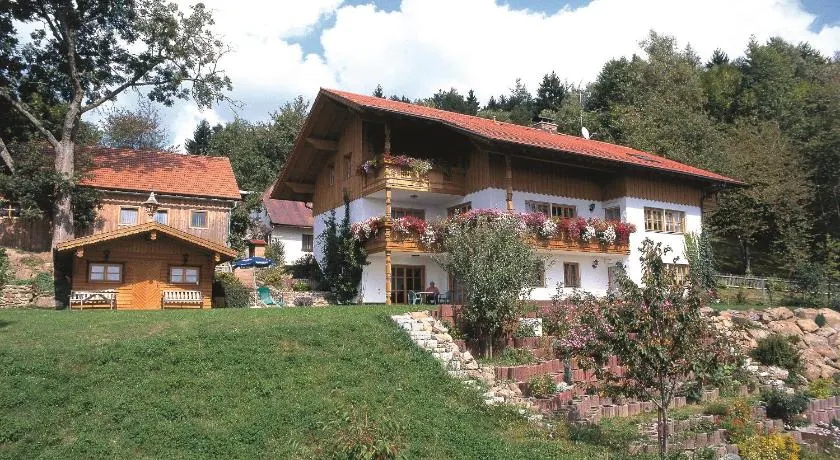 Appartamento con sauna e terrazza | Vista sul giardino - Image 1
