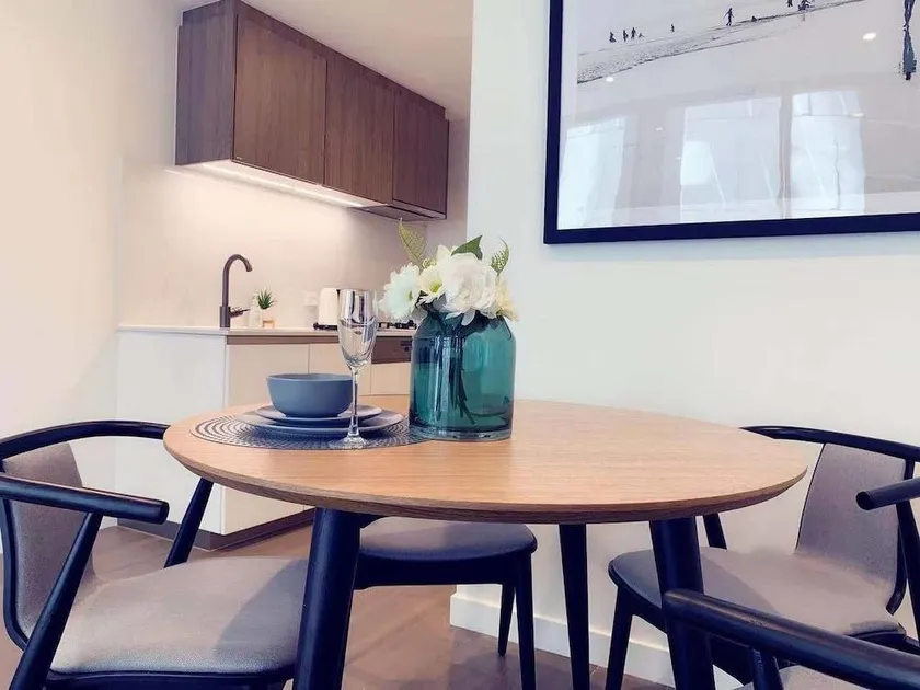 KOZYGURU MELBOURNE CITY PERFECT TRANQUIL SANCTUARY 1 BED APT VME023 - Image 1